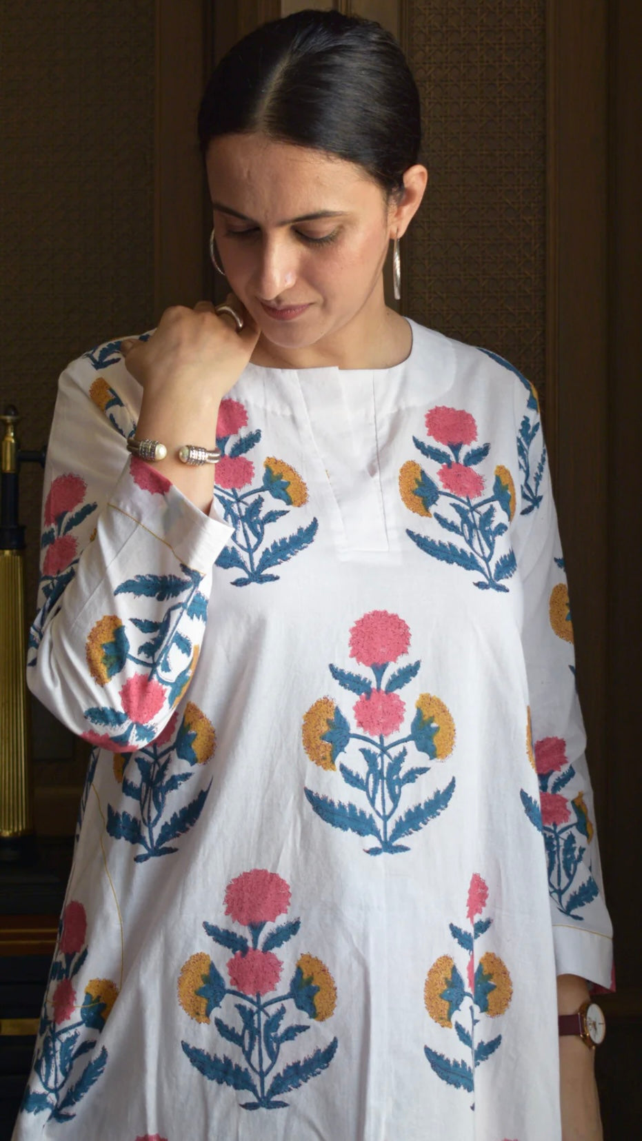 WHITE MUGAL PRINT