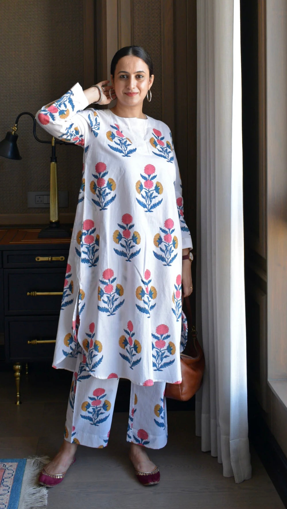 WHITE MUGAL PRINT