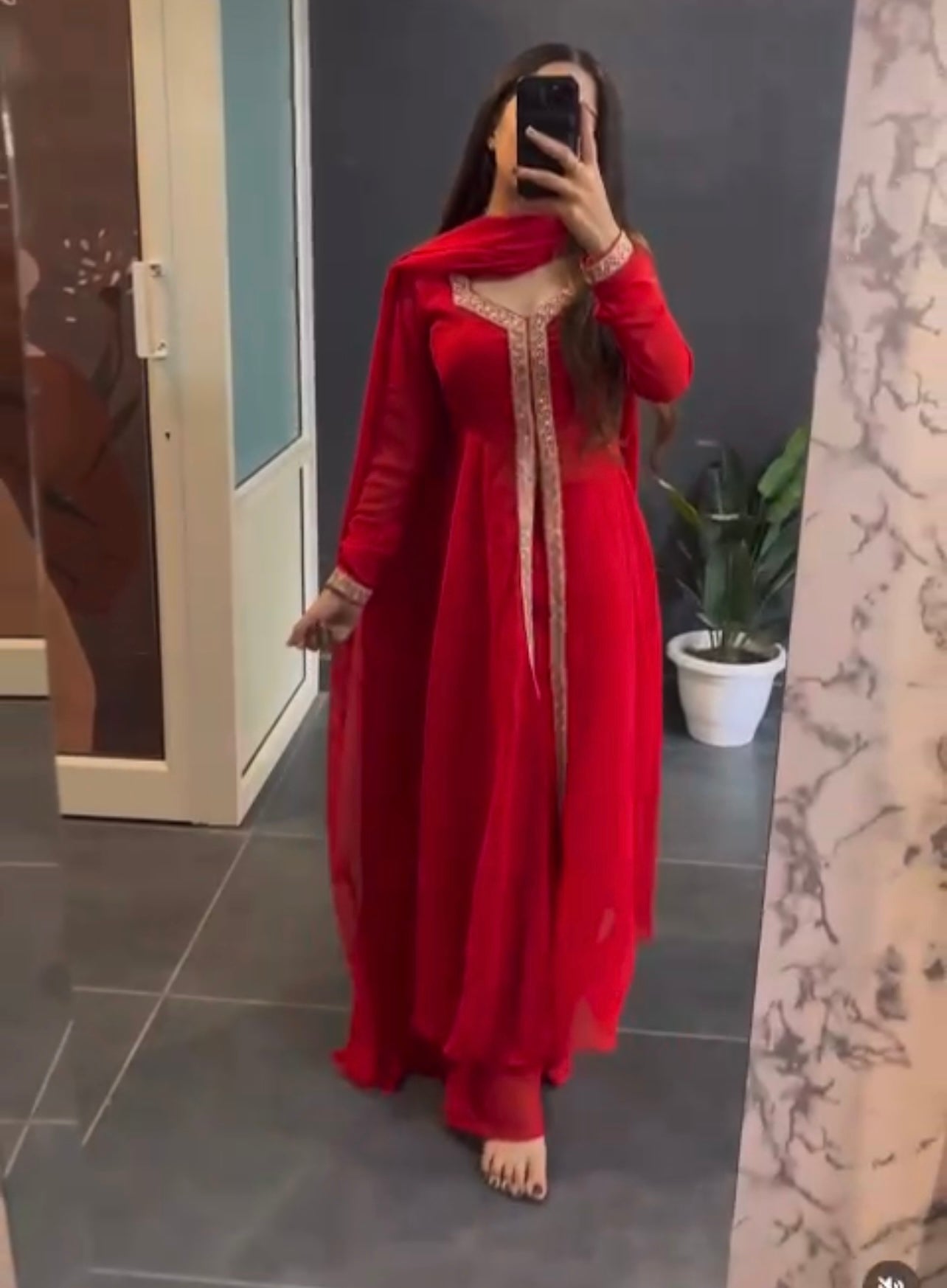 (aadai) laila