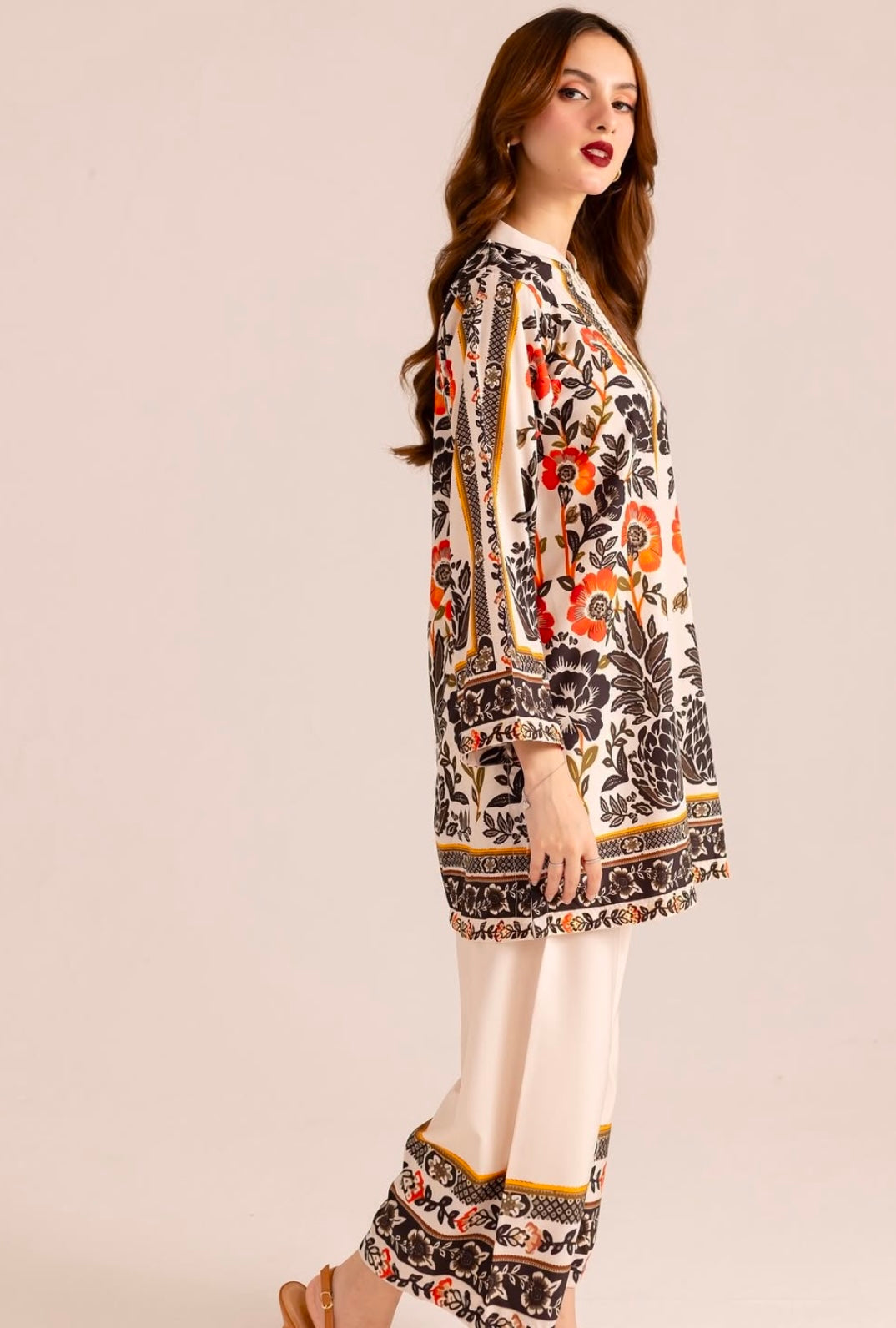 (AAISHA prity)  black CO ORD SET pini