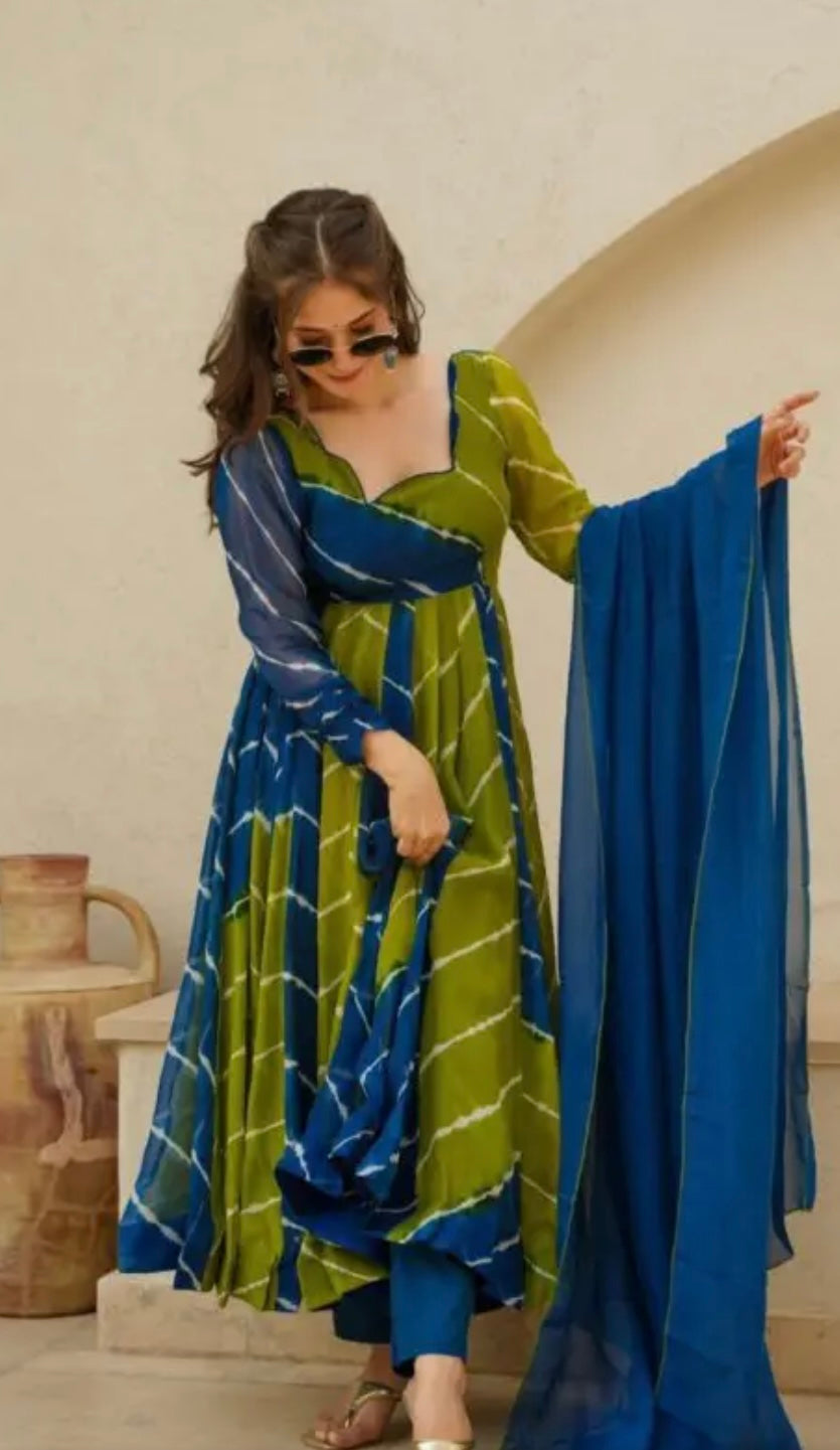 (akira) zig zag set laila