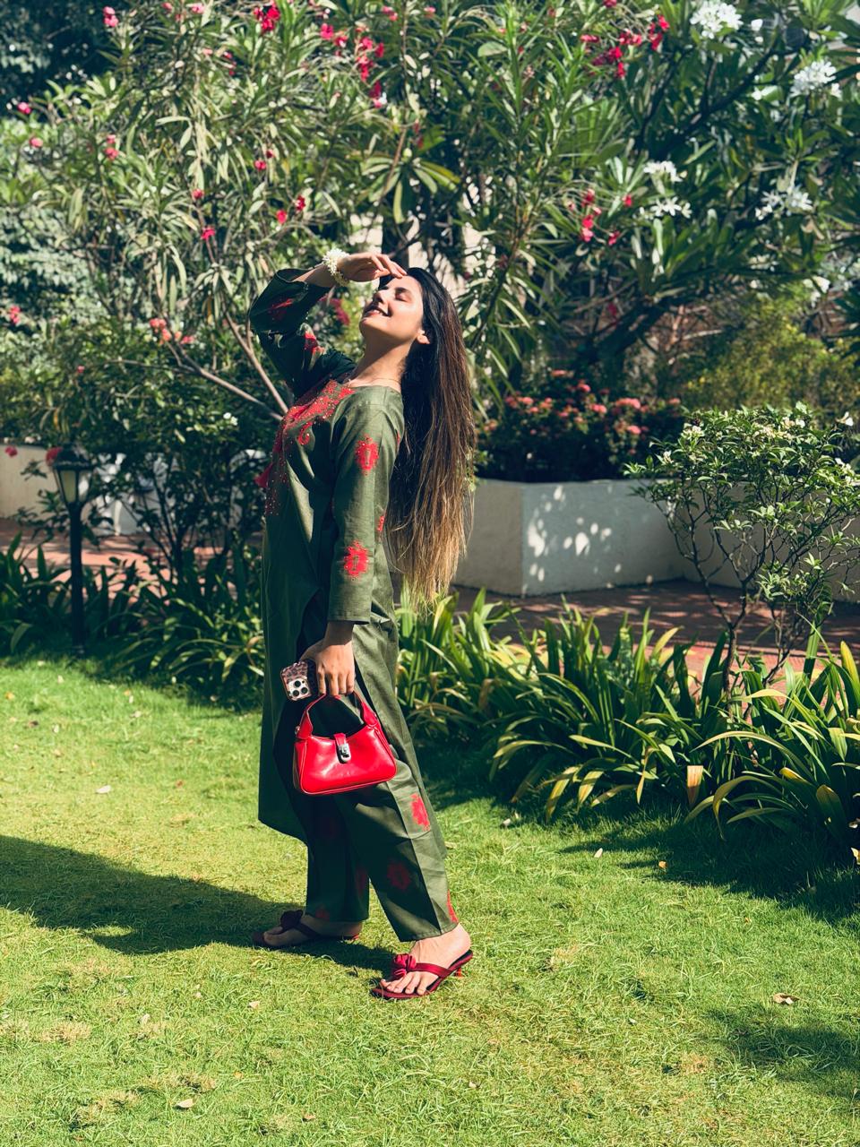 Saniya x Jashn top n bottopm set bottom