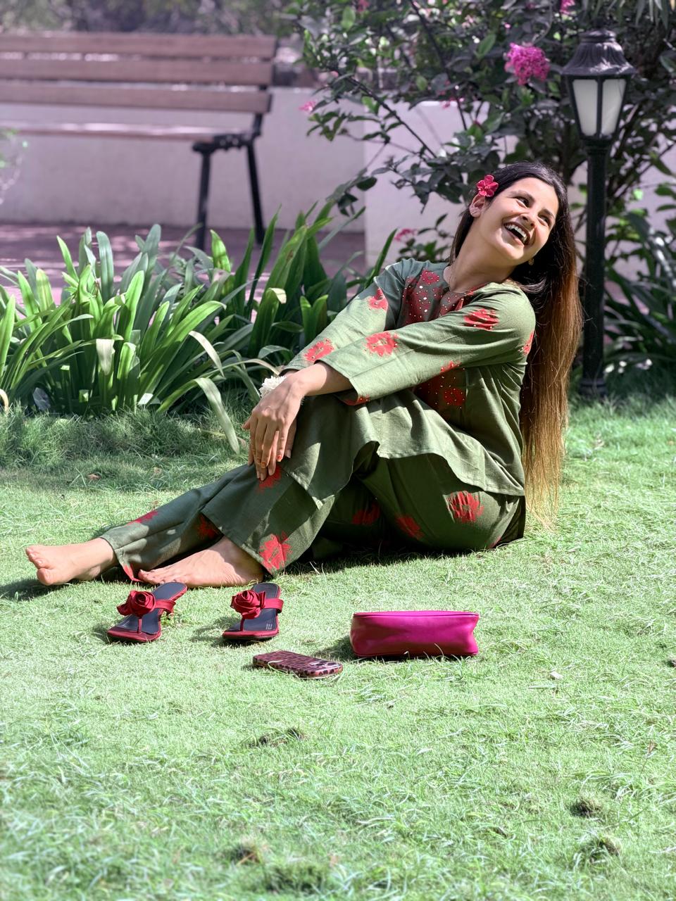 Saniya x Jashn top n bottopm set bottom