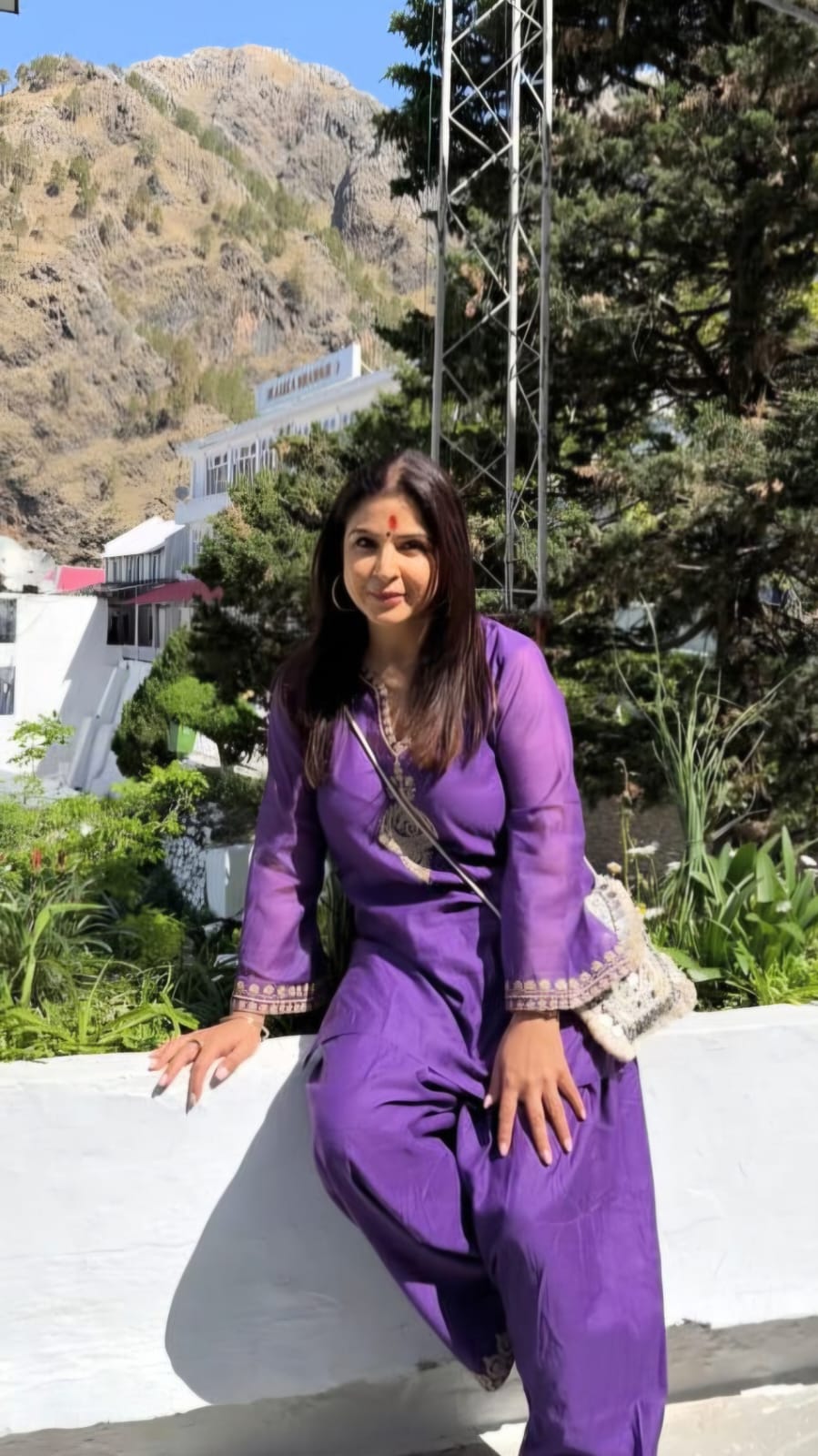Mannat2 arie embrodrieded co ord set